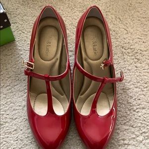 Kelly & Katie 9.5 red heels Mary Jane